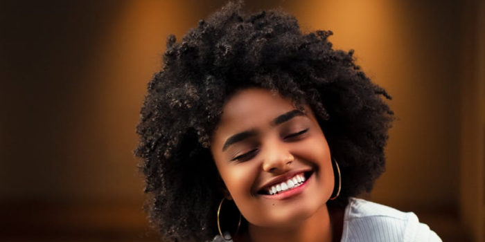 5 Ways Dermaplaning Makes Your Skin Look and Feel Better